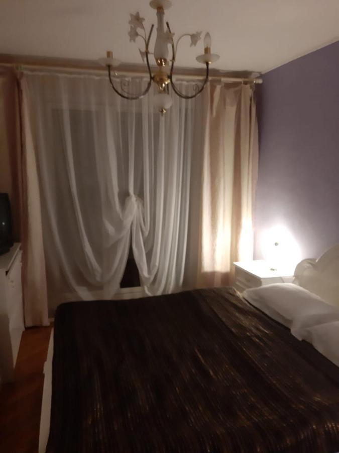 Pelican Proxy Apartment Орадя Экстерьер фото