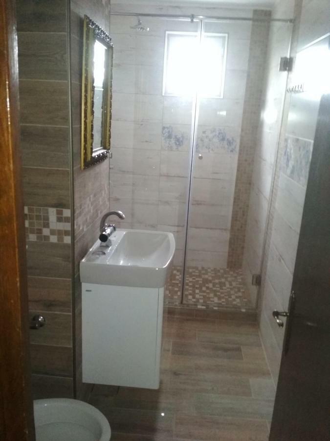 Pelican Proxy Apartment Орадя Экстерьер фото